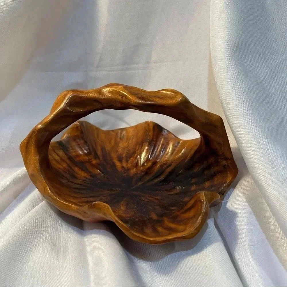 Small Handcarved Wooden Basket - Picture 5 of 6